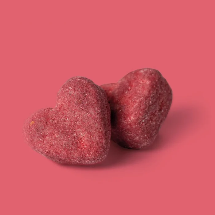 MALLOW HEARTS – SKUMFIDUSER MED HVID CHOKOLADE & HINDBÆR 90G - Image 2