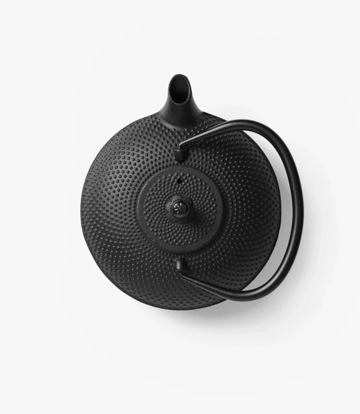 Handcrafted cast iron teapot 0.8l