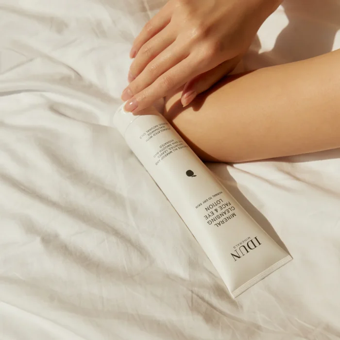 Mineral Cleansing Face & Eye Lotion - Image 2